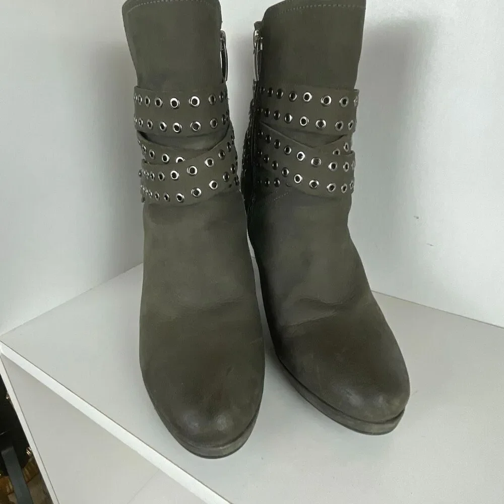 Mint Velvet Leather Grommet Accent Ankle Boots 39 Gray